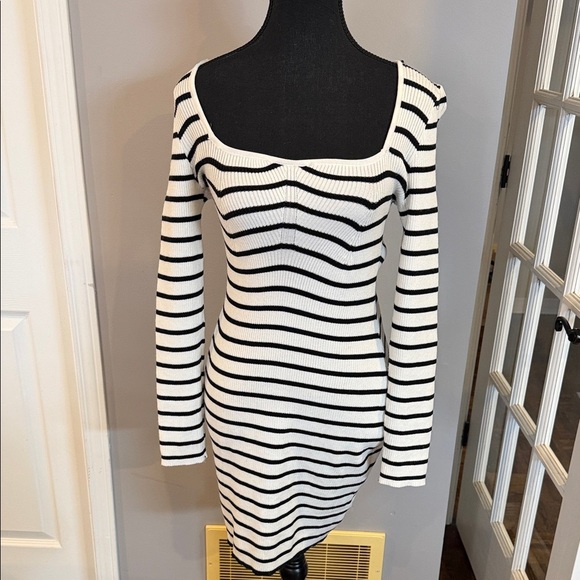 H&M Dresses & Skirts - H&M Striped Long-Sleeve Bodycon Dress - White/Black size M